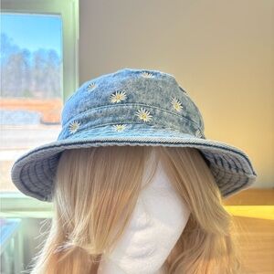 American Eagle Blue Daisy Embroidered Bucket Hat